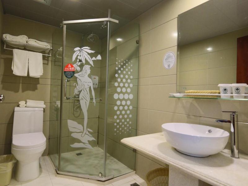 Greentree Inn Shanghai Pudong Airport Huaxia East Road Railway Station Shell Hotel