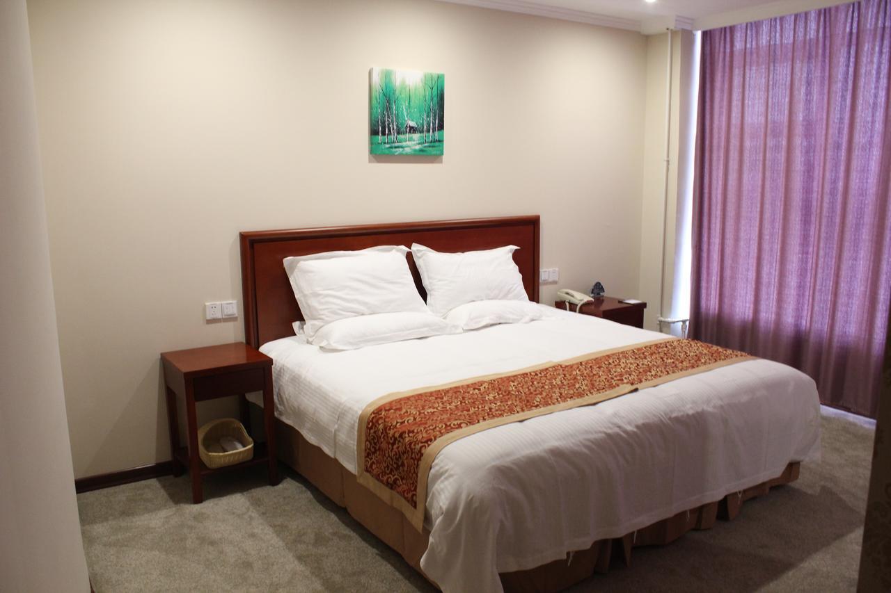 Hotel Greentree Inn Shanghai Pudong Airport Huaxia East Road Railway Station Shell Hotel