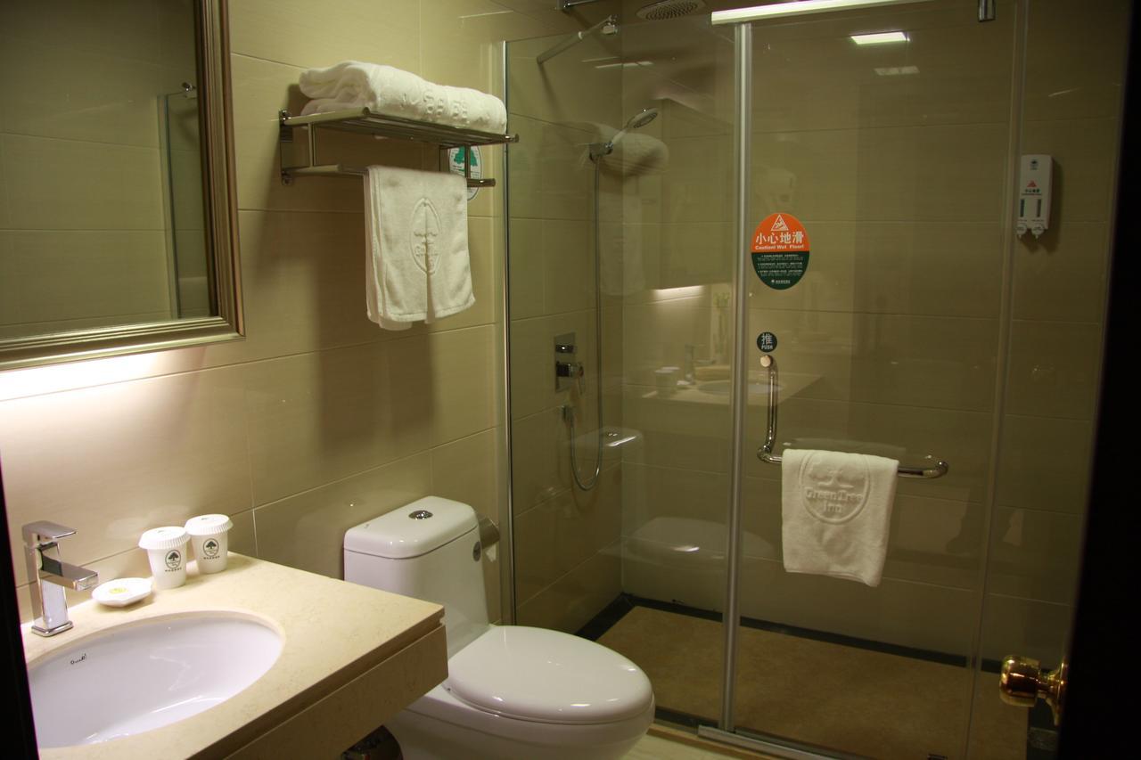 Hotel Greentree Inn Shanghai Pudong Airport Huaxia East Road Railway Station Shell Hotel Shanghai