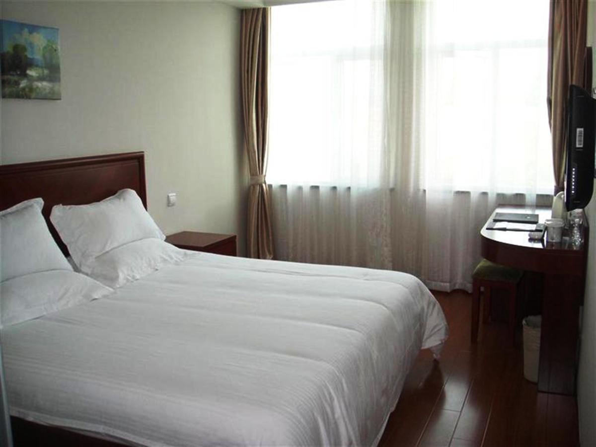 Greentree Inn Shanghai Pudong Airport Huaxia East Road Railway Station Shell Hotel Shanghai