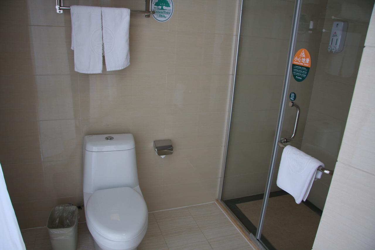Hotel Greentree Inn Shanghai Pudong Airport Huaxia East Road Railway Station Shell Hotel Shanghai