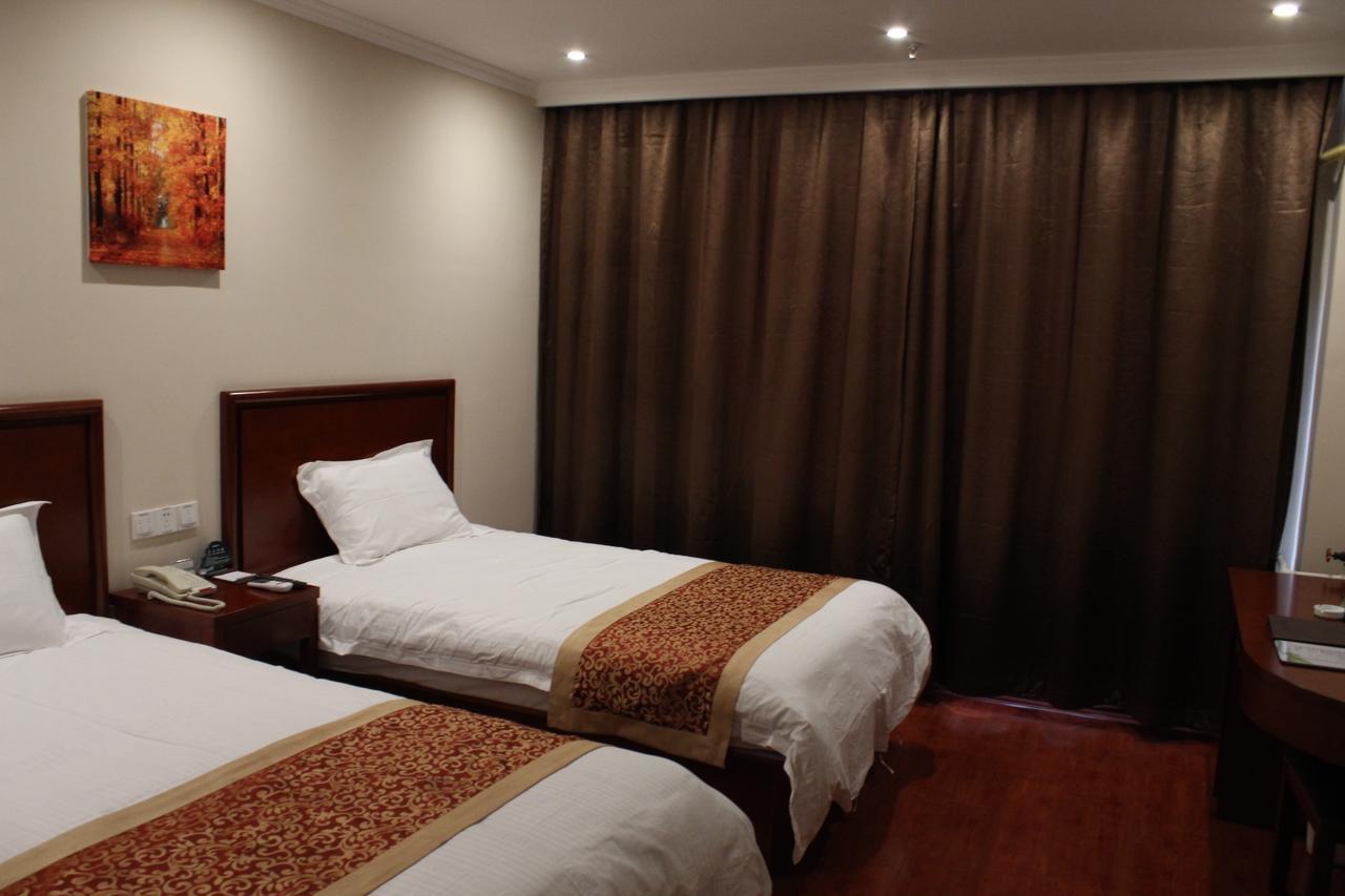 Greentree Inn Shanghai Pudong Airport Huaxia East Road Railway Station Shell Hotel Shanghai