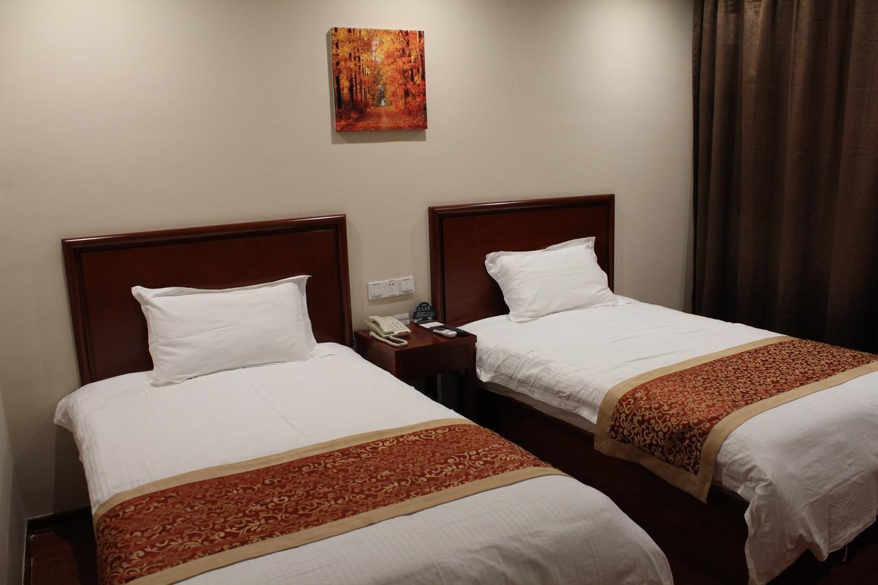 Greentree Inn Shanghai Pudong Airport Huaxia East Road Railway Station Shell Hotel Shanghai