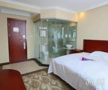 Hotel Greentree Inn Shanghai Pudong Airport Huaxia East Road Railway Station Shell Hotel Shanghai