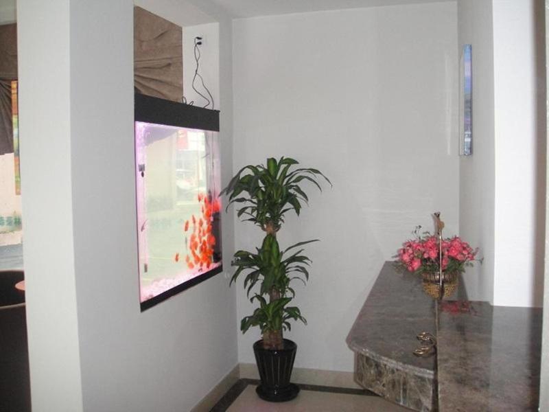 Hotel Greentree Inn Shanghai Pudong Airport Huaxia East Road Railway Station Shell Hotel 3*